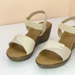 Inc.5 BASIC PLATFORM SANDAL - BEIGE SALE