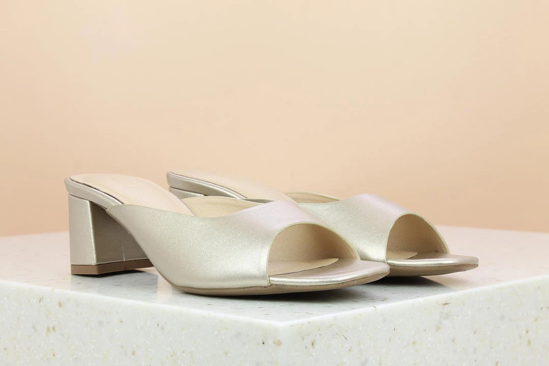 Inc.5 BLOCK HEEL MULE - LIGHT GOLD 3 Inc.5 BLOCK HEEL MULE - LIGHT GOLD