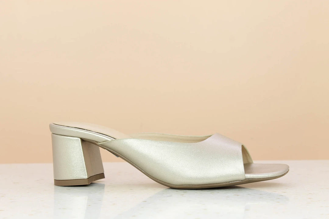 Inc.5 BLOCK HEEL MULE - LIGHT GOLD 5 Inc.5 BLOCK HEEL MULE - LIGHT GOLD