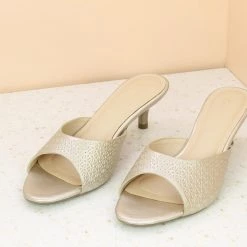 Inc.5 SALE KITTEN HEEL EMBOSSED MULES - LIGHT GOLD