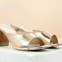 Inc.5 BLOCK HEEL METALLIC MULES