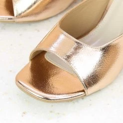 Inc.5 BLOCK HEEL METALLIC MULES