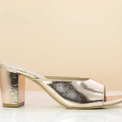 Inc.5 BLOCK HEEL METALLIC MULES