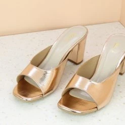 Inc.5 BLOCK HEEL METALLIC MULES