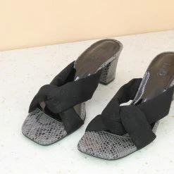 Inc.5 SUEDE BLOCK HEEL MULES