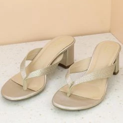 Inc.5 BLOCK HEEL EMBOSSED THONG - LIGHT GOLD