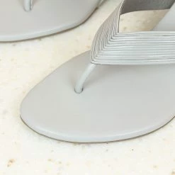 Inc.5 SALE VEDGE HEEL THONG