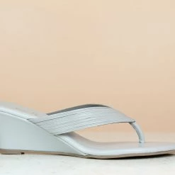 Inc.5 SALE VEDGE HEEL THONG