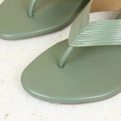 Inc.5 SALE VEDGE HEEL THONG