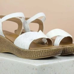 Inc.5 WOMEN BASIC PLATFORM SANDAL