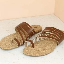 Inc.5 STRAPY TOE POST