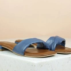 Inc.5 TWISTED FLAT MULES