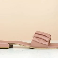 Inc.5 PLEATED FLAT MULES
