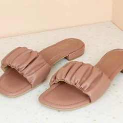 Inc.5 PLEATED FLAT MULES