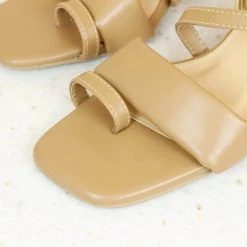 Inc.5 STRAPY SANDAL