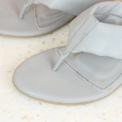 Inc.5 Thong KITTEN HEELED SANDAL