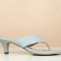 Inc.5 Thong KITTEN HEELED SANDAL