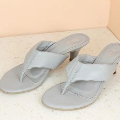 Inc.5 Thong KITTEN HEELED SANDAL