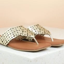 Inc.5 CUTWORK FLAT THONG