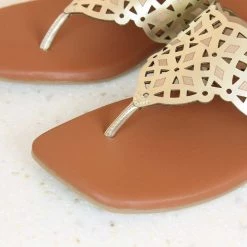 Inc.5 CUTWORK FLAT THONG