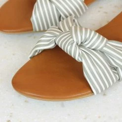 Inc.5 KNOTTED FLAT MULES 8 Inc.5 KNOTTED FLAT MULES