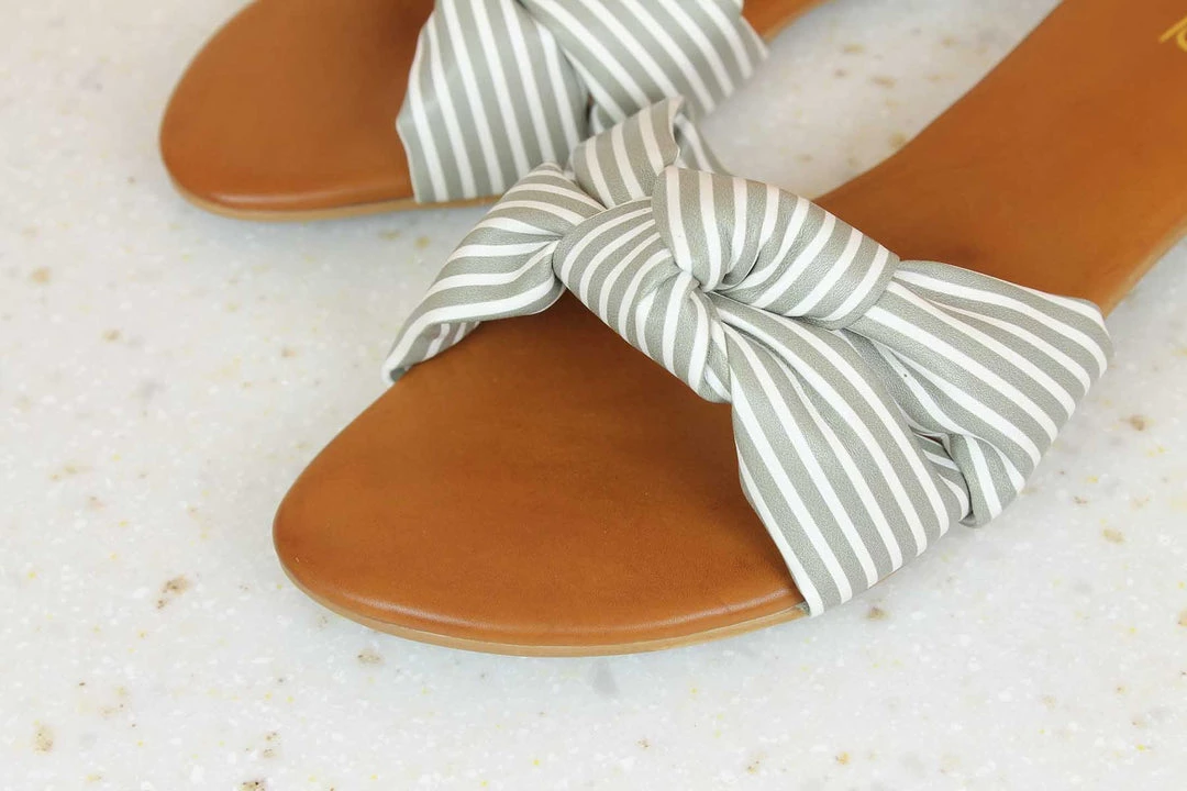 Inc.5 KNOTTED FLAT MULES 5 Inc.5 KNOTTED FLAT MULES