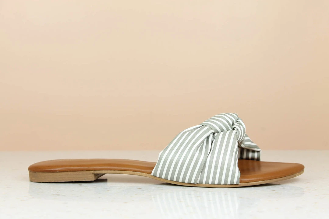 Inc.5 KNOTTED FLAT MULES 6 Inc.5 KNOTTED FLAT MULES