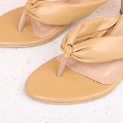 Inc.5 Kitten Heel Thong