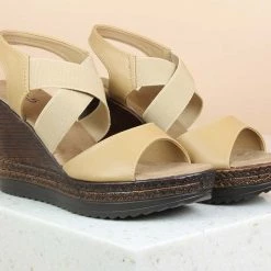 Inc.5 PLATFORM SANDAL