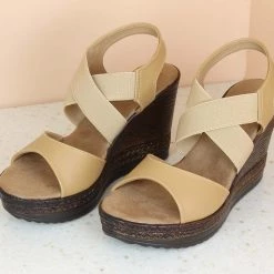 Inc.5 PLATFORM SANDAL