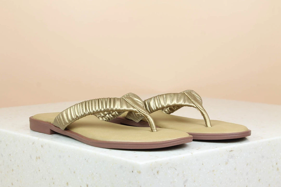 Inc.5 PLEATED FLAT THONG WOMEN 3 Inc.5 PLEATED FLAT THONG WOMEN