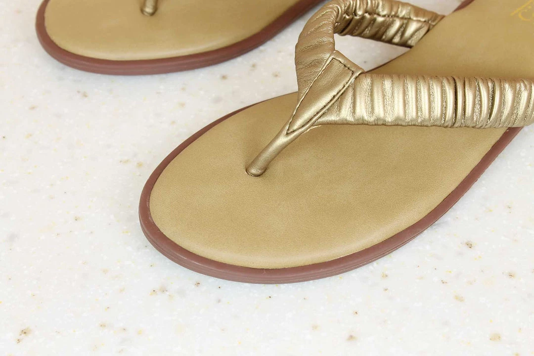 Inc.5 PLEATED FLAT THONG WOMEN 5 Inc.5 PLEATED FLAT THONG WOMEN