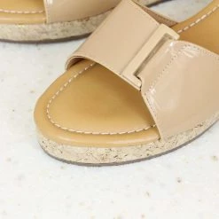 Inc.5 CORK COVERED PLATFORM MULES SALE