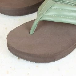 Inc.5 RUBBER PLATFORM THONG