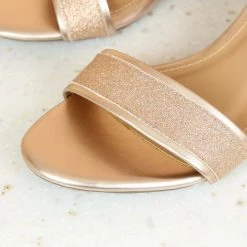 Inc.5 BLOCK HEEL METALLIC SANDAL