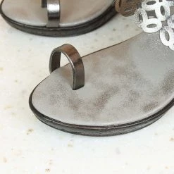 Inc.5 PLATFORM TOE POST