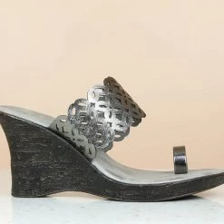 Inc.5 PLATFORM TOE POST