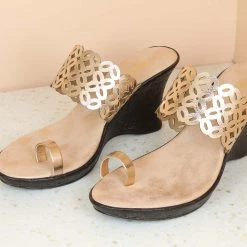 Inc.5 PLATFORM TOE POST