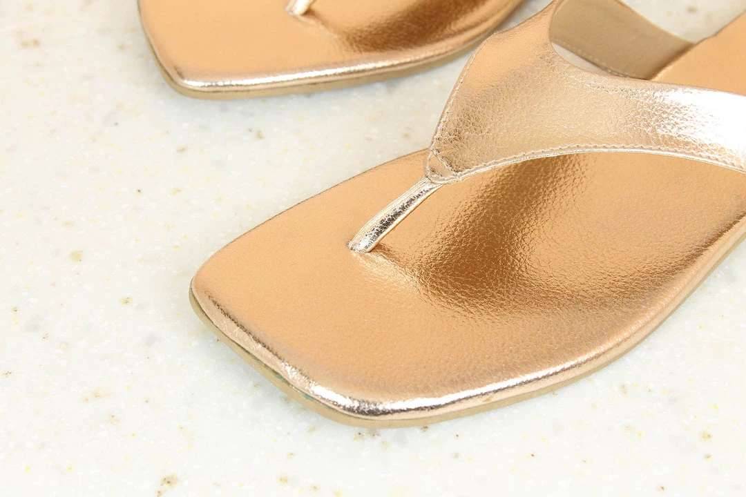 Inc.5 METALLIC FLAT THONG 4 Inc.5 METALLIC FLAT THONG