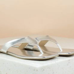 Inc.5 SALE METALLIC FLAT THONG