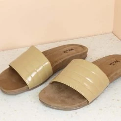 Inc.5 PATTENT FLAT STITCHED MULES