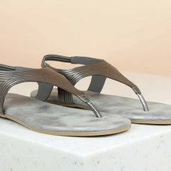 Inc.5 FLAT SANDAL