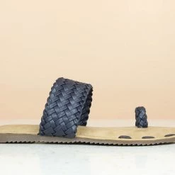 Inc.5 SALE Flat Woven Toe Post