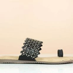 Inc.5 WOMEN CUTWORK DIAMOND TOE POST 8 Inc.5 WOMEN CUTWORK DIAMOND TOE POST