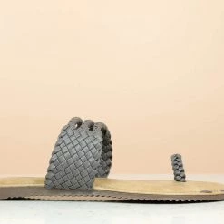 Inc.5 FLAT WOVEN TOE POST