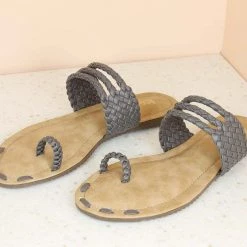 Inc.5 FLAT WOVEN TOE POST