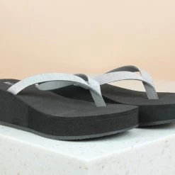 Inc.5 SALE RUBBER PLATFORM THONG