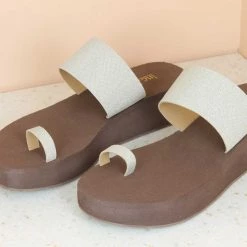 Inc.5 Knotted Flat Thong