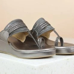 Inc.5 Thong METALLIC PLATFORM KOLHAPURI