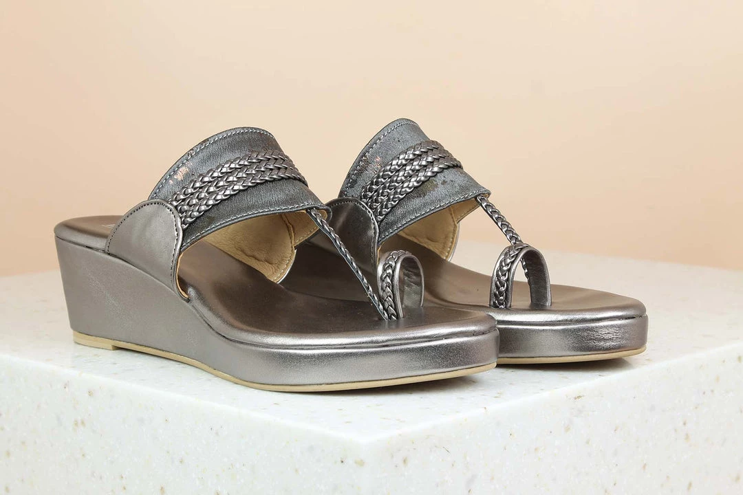 Inc.5 Thong METALLIC PLATFORM KOLHAPURI 3 Inc.5 Thong METALLIC PLATFORM KOLHAPURI